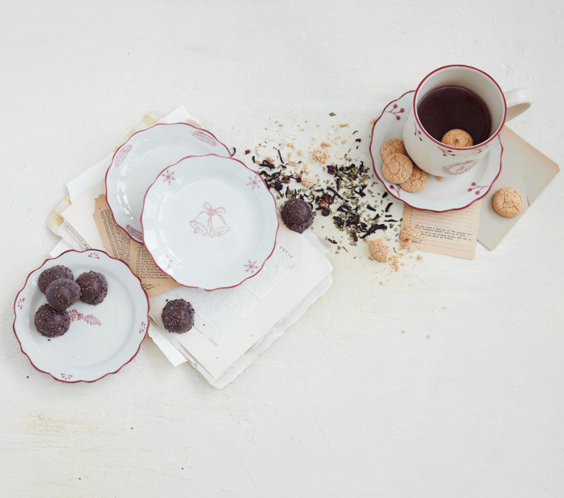 Stoneware Holiday Scalloped Plate, White & Burgundy, 4 Styles